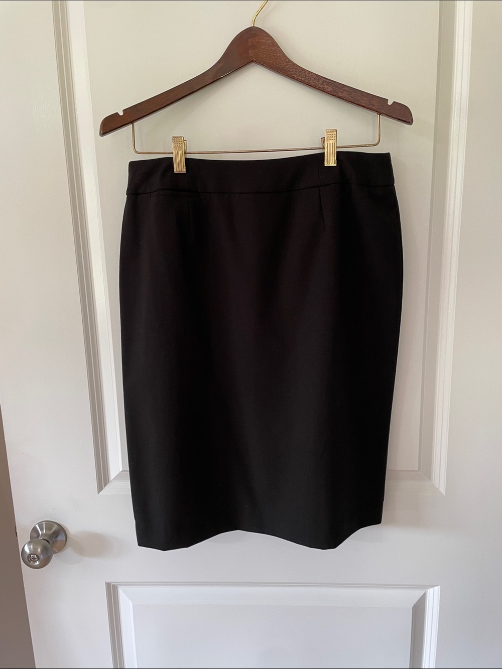 Calvin Klein Black Pencil Skirt - Classic Tailored Silhouette